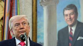 Trump dice que podría tomar la isla iraní de Jarg muy fácilmente