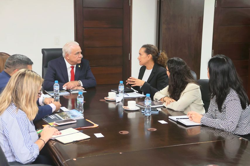 MIDA y Banco Mundial analizan agenda de desarrollo agrícola