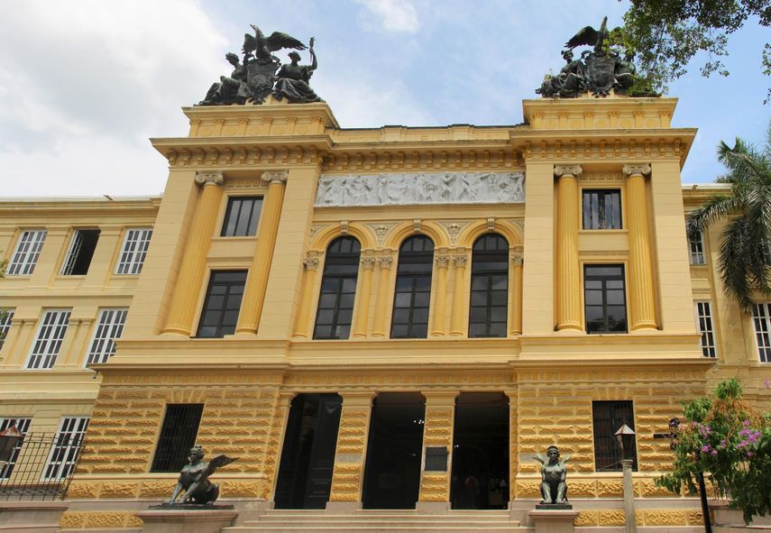 Egresados del Instituto Nacional: Discurso de Trump sobre el Canal, preñado de mentiras