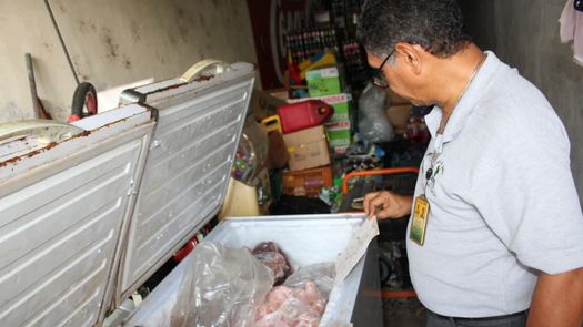 Las autoridades de salud decomisaron y abrieron procesos sancionatorios contra comercios de Arraiján. Las autoridades de salud decomisaron y abrieron procesos sancionatorios contra comercios de Arraiján.