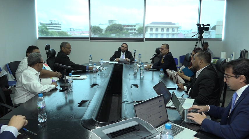 Asamblea Nacional evalúa posibles reformas a la carrera administrativa
