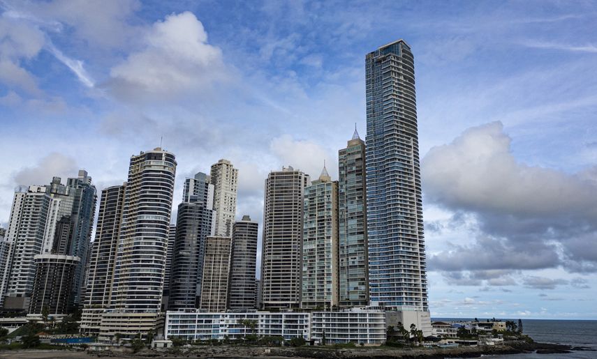 Panamá proyecta crecimiento económico del 5,3 % para 2026 con mayor confianza empresarial Panamá proyecta crecimiento económico del 5,3 % para 2026 con mayor confianza empresarial