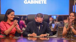 Presidente Cortizo Cohen sanciona Ley que crea el Ministerio de la Mujer