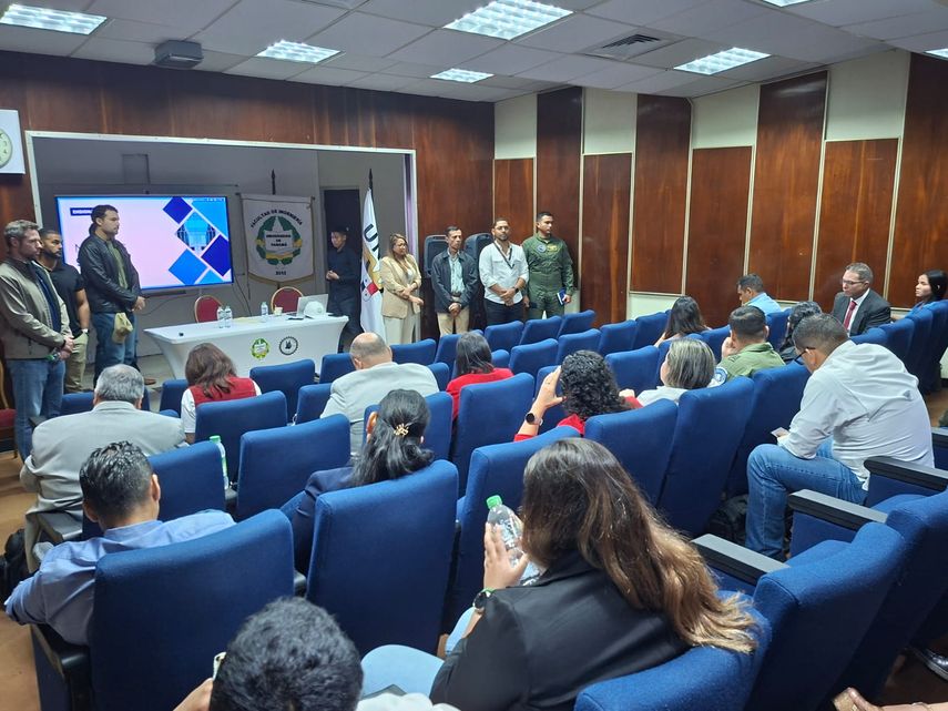 El Dr. Karel Llopiz Guerra, invitado especial de la Universidad de Panamá y el ICASE, subrayó la relevancia de estas disciplinas en la formación y desempeño de pilotos. El Dr. Karel Llopiz Guerra, invitado especial de la Universidad de Panamá y el ICASE, subrayó la relevancia de estas disciplinas en la formación y desempeño de pilotos.