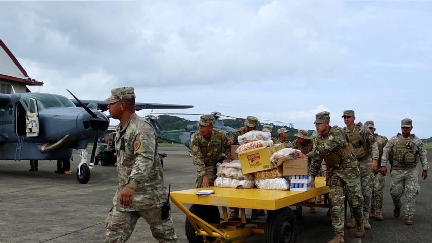 Senan traslada a 141 personas y 6,300 libras de ayuda humanitaria en medio de la crisis