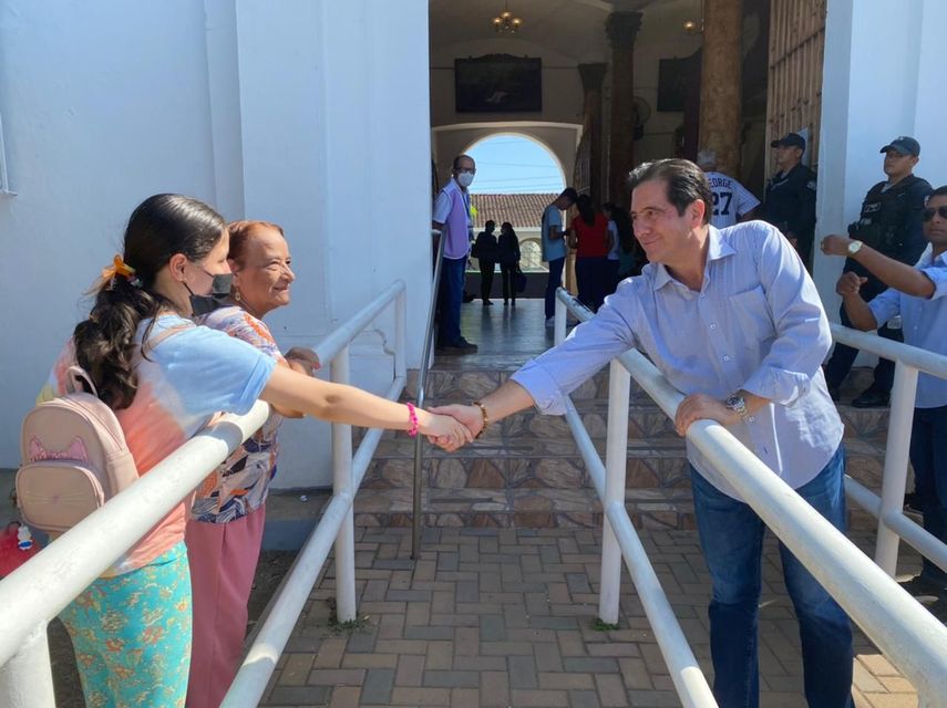 Torrijos aboga por transparencia en la negociación minera