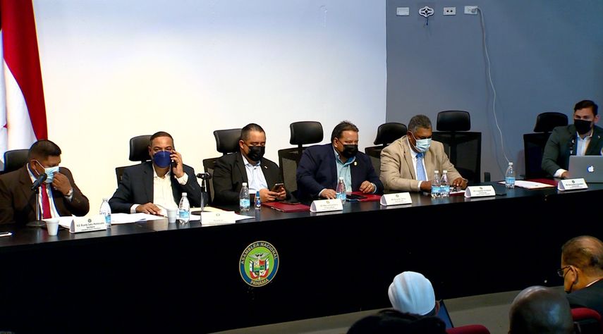 Asamblea Nacional revive proyecto para licencia con sueldo