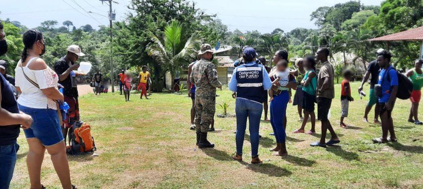 Colombia planteó este sábado dialogar con Panamá para aliviar la crisis provocada por un inusual flujo de migrantes.