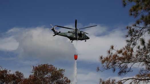 Más de 150 unidades de distintas instituciones participaron en un simulacro interinstitucional realizado en el área de Tanara, distrito de Chepo, para fortalecer la respuesta oportuna ante emergencias provocadas por incendios de masa vegetal (IMAVE). Más de 150 unidades de distintas instituciones participaron en un simulacro interinstitucional realizado en el área de Tanara, distrito de Chepo, para fortalecer la respuesta oportuna ante emergencias provocadas por incendios de masa vegetal (IMAVE).