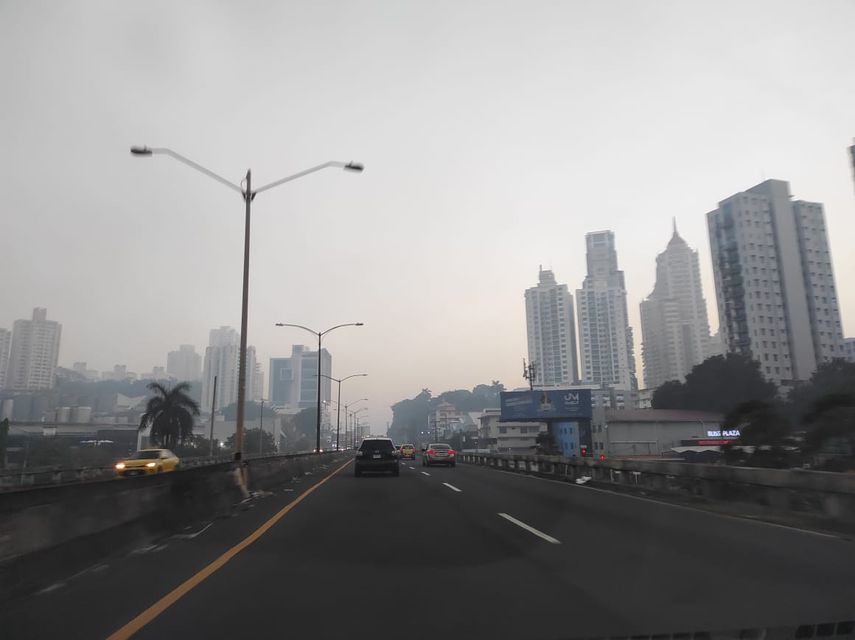 El Instituto de Meteorología e Hidrología de Panamá (IMHP) emitió este viernes un aviso de vigilancia por contaminación y dispersión de humo. El Instituto de Meteorología e Hidrología de Panamá (IMHP) emitió este viernes un aviso de vigilancia por contaminación y dispersión de humo.