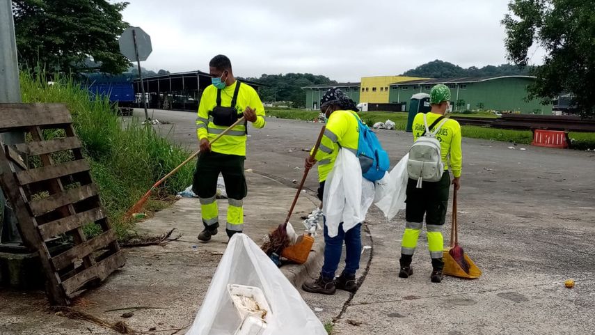 AAUD: Trabajadores levantan paro de labores