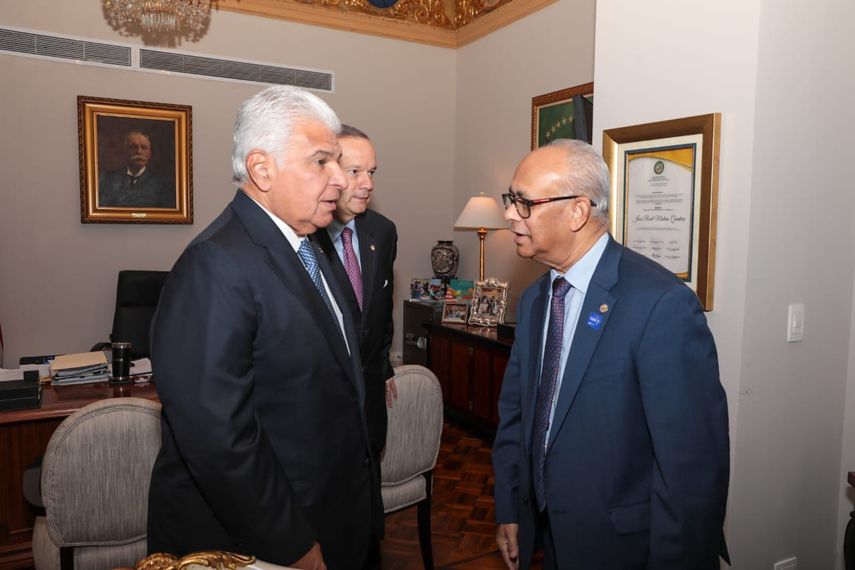 El seguimiento a la actual coyuntura geopolítica y el estado de las democracias del continente fueron los temas abordados este jueves por el presidente de la República