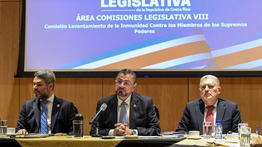 Presidente de Costa Rica denuncia un intento de golpe de Estado judicial