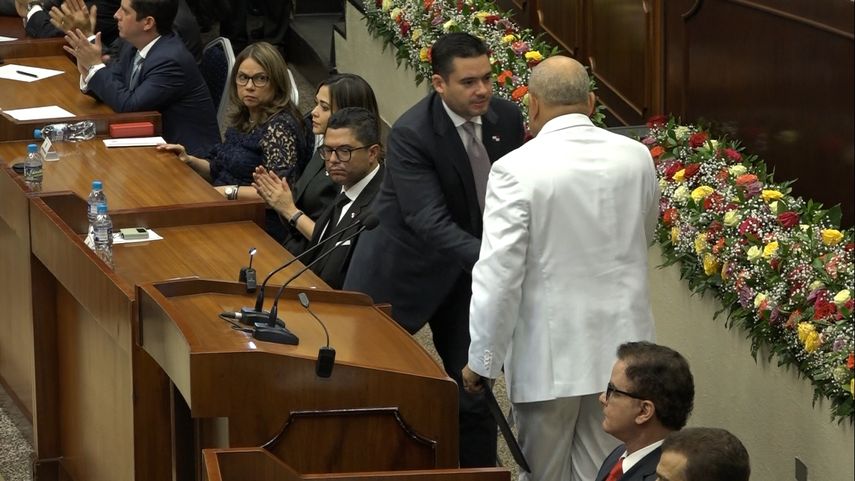 Crispiano Adames y José Gabriel Carrizo se reunieron para analizar situación país.
