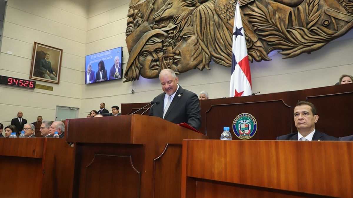 Jorge Herrera, presidente de la Asamblea Nacional dirigió un discurso a la nación. Jorge Herrera, presidente de la Asamblea Nacional dirigió un discurso a la nación.