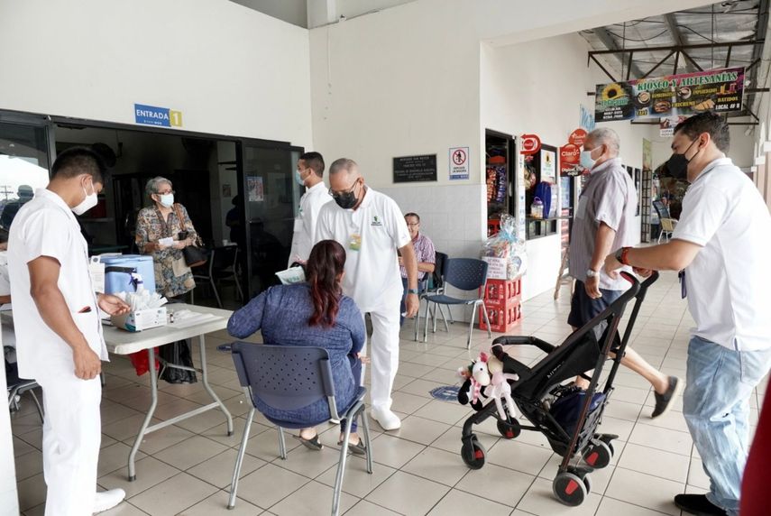 En la actividad organizada por el Municipio de David se aplicaron vacunas tanto niños como adultos en horario de 8 de la mañana a 1 de la tarde.