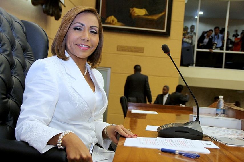 Yanibel Ábrego denunciada por irregularidades en su gestión