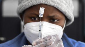 Más de 100 millones de personas vacunadas con al menos una dosis contra el covid en EEUU