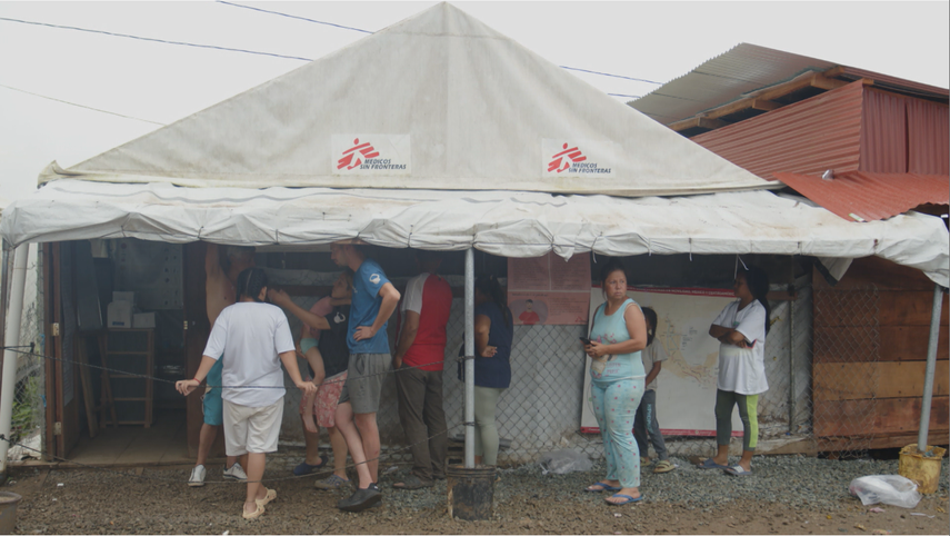 Los migrantes que atraviesan la selva del Darién suelen enfrentar situaciones traumáticas, desde los motivos que los obligaron a huir de sus países hasta las dificultades vividas durante la migración, que dejan huellas físicas y psicológicas.