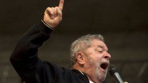Lula dispara contra Bolsonaro y busca alianzas para 2022