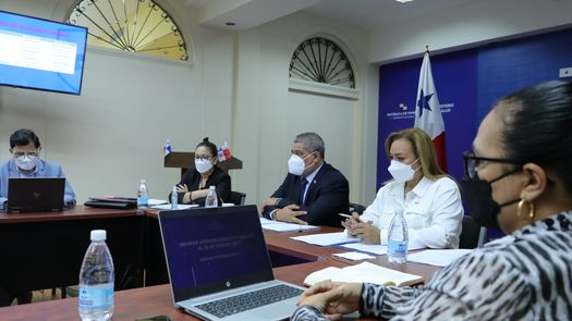 Panamá y Uruguay intercambian experiencias ante la COVID-19