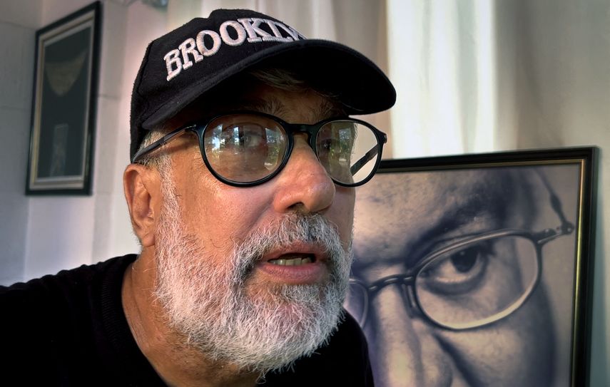 Critican a funcionarios de cultura de Cuba que han impidiendo la presentación del documental sobre la estrecha relación del roquero Fito Páez con La Habana. Critican a funcionarios de cultura de Cuba que han impidiendo la presentación del documental sobre la estrecha relación del roquero Fito Páez con La Habana.