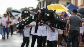 Antón celebró su Festival del Toro Guapo con carretas