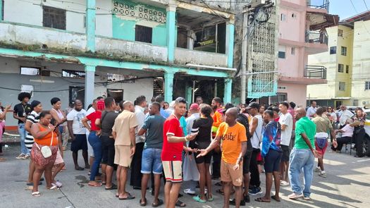 80 familias afectadas en Colón, tras incendio en caserón registrado en el Barrio Norte