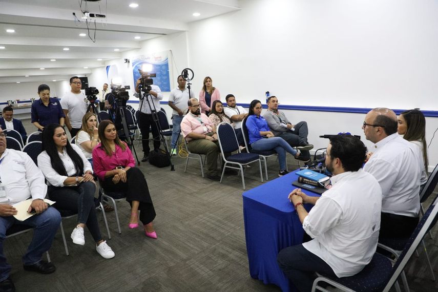 La Defensoría se pronunció tras la denuncias sobre migrantes retenidos en un hotel de Panamá. La Defensoría se pronunció tras la denuncias sobre migrantes retenidos en un hotel de Panamá.