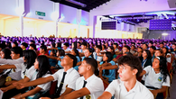 Los estudiantes se preparan para su futuro. Los estudiantes se preparan para su futuro.