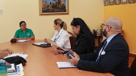 La directora de la Senniaf encabezó la reunión. La directora de la Senniaf encabezó la reunión.