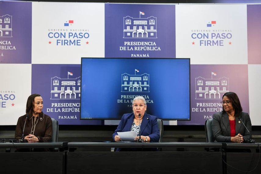 Le correspondi&oacute; a la ministra de Desarrollo Social, Beatriz Carles, dar a conocer la decisi&oacute;n del Gabinete.