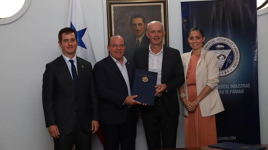 Cciap y SCAP firmaron acuerdo para la organización de la expo de Café. Cciap y SCAP firmaron acuerdo para la organización de la expo de Café.