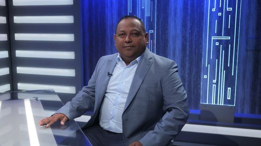 Raúl Pineda se refiere a compra de tierras en Colón