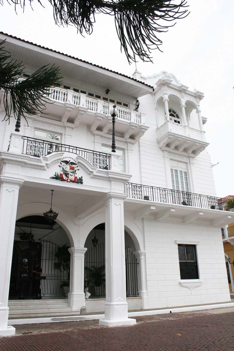 Nombran a nueva magistrada abogada Principal del Tribunal Administrativo Tributario