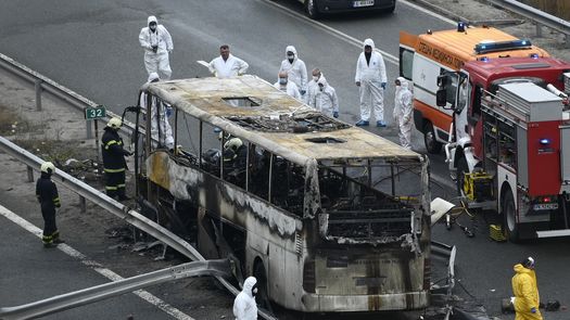 Cuarenta y seis personas fallecidas en accidente de autobús en llamas en Bulgaria