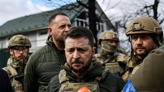 Volodimir Zelenski acusa a Rusia de genocidio en el este de Ucrania