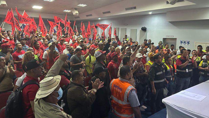 Suntracs mantiene llamado a una huelga nacional indefinida contra reformas a la CSS