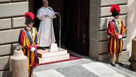 El Papa León XIV dirige la oración del Angelus en Castel Gandolfo, su residencia de verano. EFE El Papa León XIV dirige la oración del Angelus en Castel Gandolfo, su residencia de verano. EFE