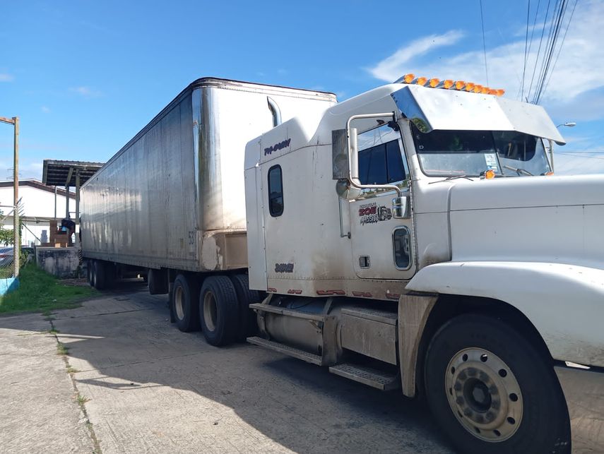 Aduanas retiene 151 bultos con mercancía no declarada en puesto de control en Divisa