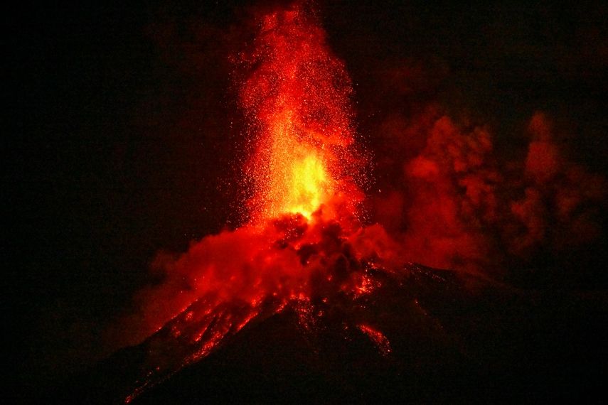 Guatemala declara alerta de peligro por erupción del volcán de Fuego