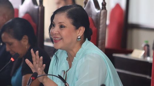 Lombana solicitó la renuncia a MOCA de la representante, Yamireth Batista. Lombana solicitó la renuncia a MOCA de la representante, Yamireth Batista.