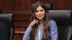 Kristi Noem resalta a Panamá como ejemplo regional en política migratoria