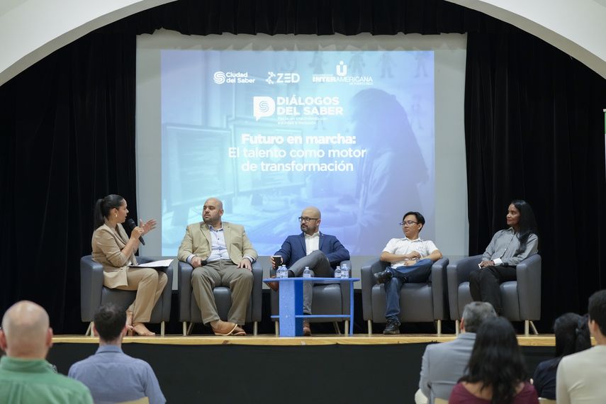 Diálogo multisectorial impulsa la educación tecnológica en Panamá