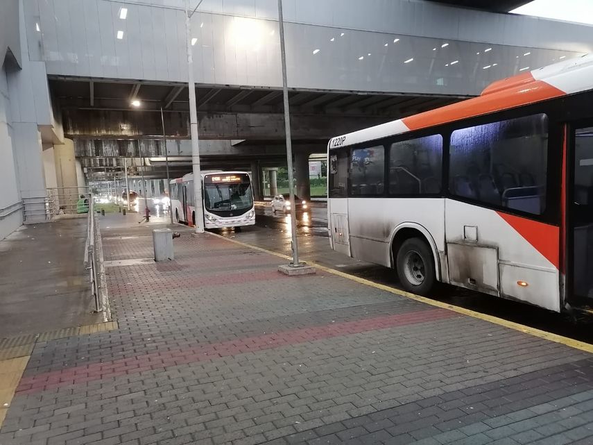 MiBus suspende servicios temporalmente por cierres de calles