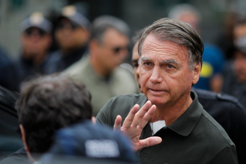 Defensa Bolsonaro señala grave situación de salud del expresidente de Brasil.