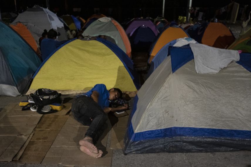 La oficina de la ONU en Costa Rica instó este jueves a las autoridades de ese país a acabar con las redes de tráfico de migrantes, luego de que una mujer y una niña ecuatorianas fallecieran. La oficina de la ONU en Costa Rica instó este jueves a las autoridades de ese país a acabar con las redes de tráfico de migrantes, luego de que una mujer y una niña ecuatorianas fallecieran.
