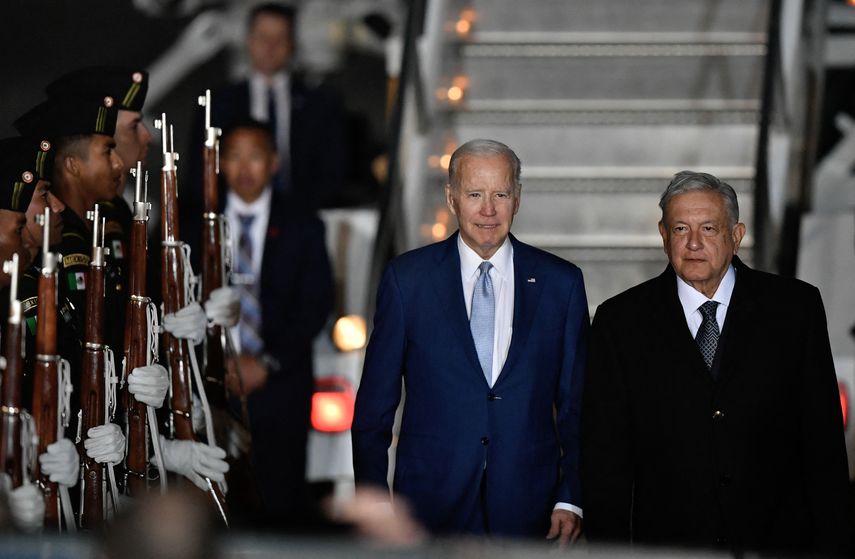 Joe Biden y AMLO se reúnen para tratar crisis migratoria