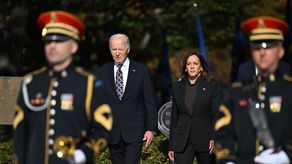 Biden y Harris reaparecen en público por primera vez desde las elecciones