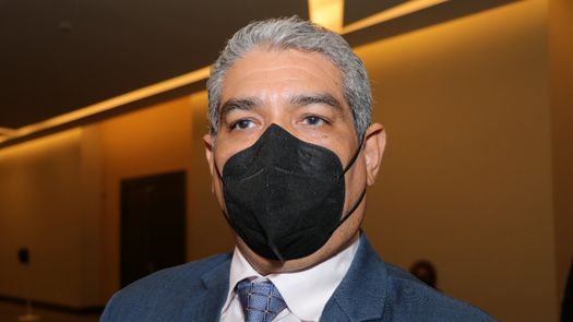 Luis Francisco Sucre explica las ventajas de Moderna